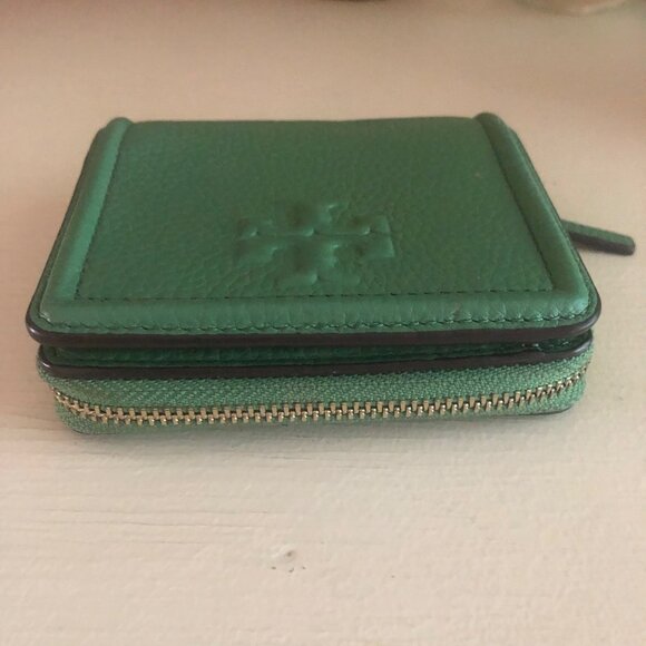 Tory Burch Thea Mini Pebbled Leather Bifold Wallet - Picture 9 of 11